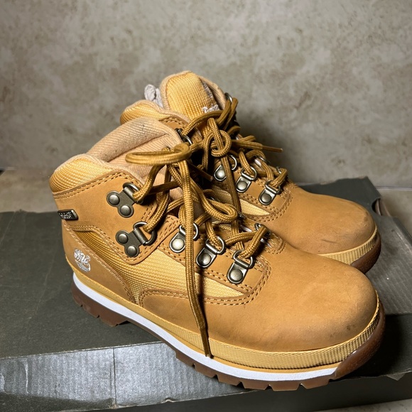 Timberlands - Picture 1 of 6